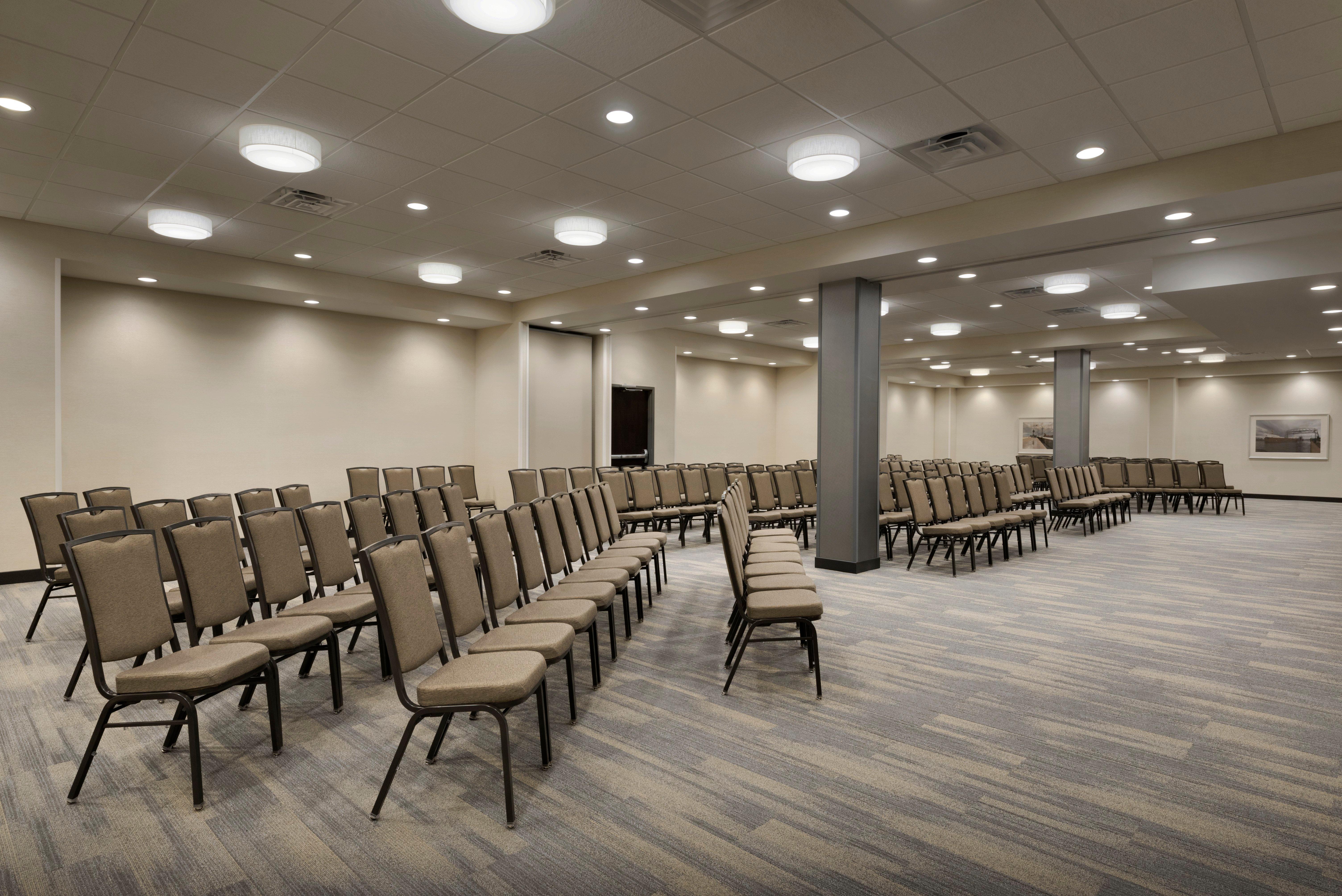 Holiday Inn & Suites Duluth-Downtown By Ihg Buitenkant foto